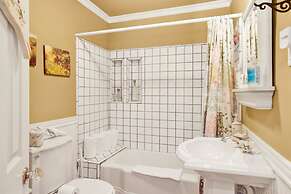 THE Winding Lane House EST 1932 #2360