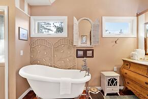 THE Winding Lane House EST 1932 #2360