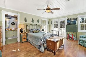 THE Winding Lane House EST 1932 #2360