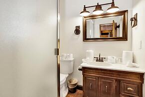 Rustic Retreat #2419