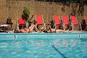 OAK Knoll Unit 9 #2407