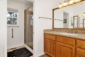 BIG Bear Cozy Hideaway #2253