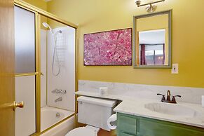 Nested Oaks Cottage #2234