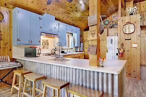 Bear CUB Cabin #2069