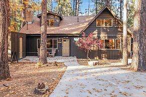 THE Teddy Bear Chalet #2257