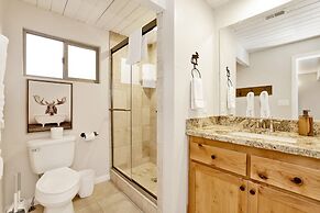 THE Teddy Bear Chalet #2257