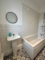 Large Five Bedroom Home with parking