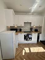 Large Five Bedroom Home with parking