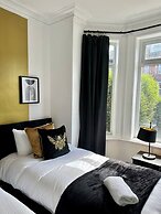 Large Five Bedroom Home with parking