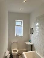 Large Five Bedroom Home with parking