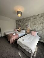 Large Five Bedroom Home with parking