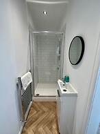 Large Five Bedroom Home with parking