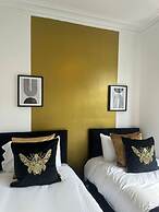 Large Five Bedroom Home with parking