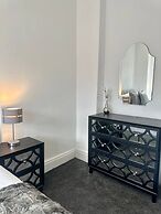 Large Five Bedroom Home with parking