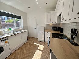 Large Five Bedroom Home with parking