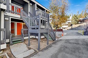 Lakeside Retreat #2365