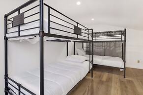 Summit Vellucci #744