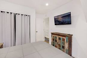 Summit Vellucci #744