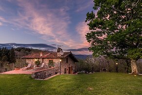 Grumo Farmhouse in Pescaglia