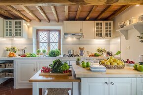 Grumo Farmhouse in Pescaglia