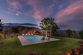 Grumo Farmhouse in Pescaglia