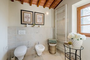 Grumo Farmhouse in Pescaglia