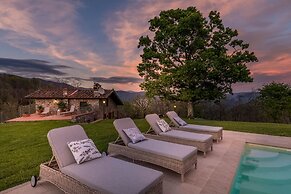 Grumo Farmhouse in Pescaglia