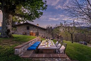 Grumo Farmhouse in Pescaglia