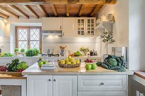 Grumo Farmhouse in Pescaglia