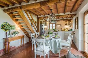 Grumo Farmhouse in Pescaglia