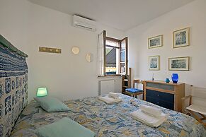 Elizabeth House-100m Lake & Priv.parking