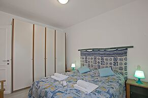 Elizabeth House-100m Lake & Priv.parking