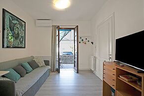 Elizabeth House-100m Lake & Priv.parking