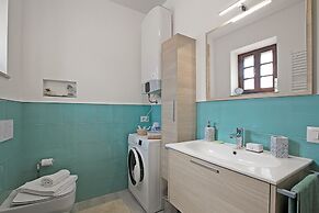 Elizabeth House-100m Lake & Priv.parking