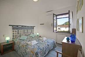 Elizabeth House-100m Lake & Priv.parking