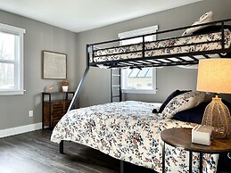 Relaxing Riverside 10 Minutes to Shipshewana