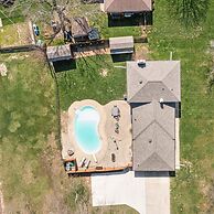Hometown Hideaway - 4BR 2 5BA Pool Game Room