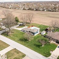 Hometown Hideaway - 4BR 2 5BA Pool Game Room