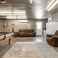 Hometown Hideaway - 4BR 2 5BA Pool Game Room