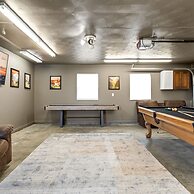 Hometown Hideaway - 4BR 2 5BA Pool Game Room