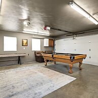 Hometown Hideaway - 4BR 2 5BA Pool Game Room