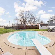 Hometown Hideaway - 4BR 2 5BA Pool Game Room