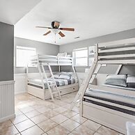 Hometown Hideaway - 4BR 2 5BA Pool Game Room