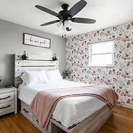 Hometown Hideaway - 4BR 2 5BA Pool Game Room