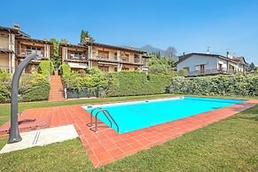Grotten Loft with lake view and pool