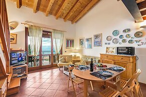 Grotten Loft with lake view and pool