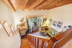 Grotten Loft with lake view and pool