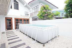 4 Bedroom/5 Beds Villa Din Daeng BKK
