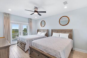 It’s Fox O'Clock Somewhere with Private Pool