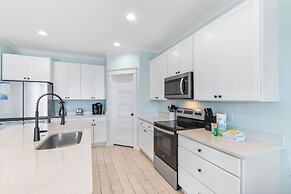 It’s Fox O'Clock Somewhere with Private Pool